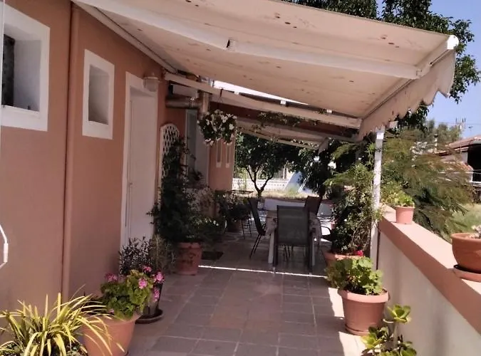 Ralloy Hoyse * Sami (Kefalonia)